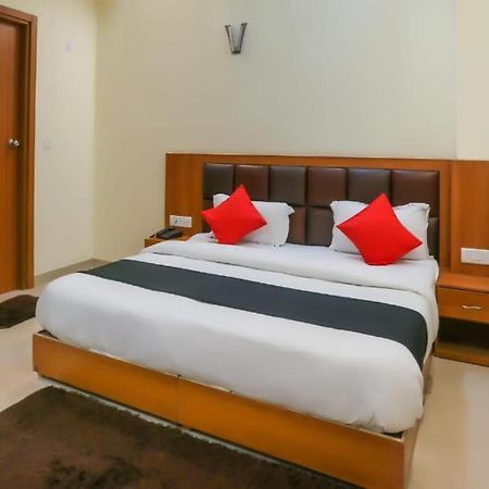 Capital O Bvh Hospitality Near Pvr Ansal Plaza Greater Noida Hotel Екстериор снимка