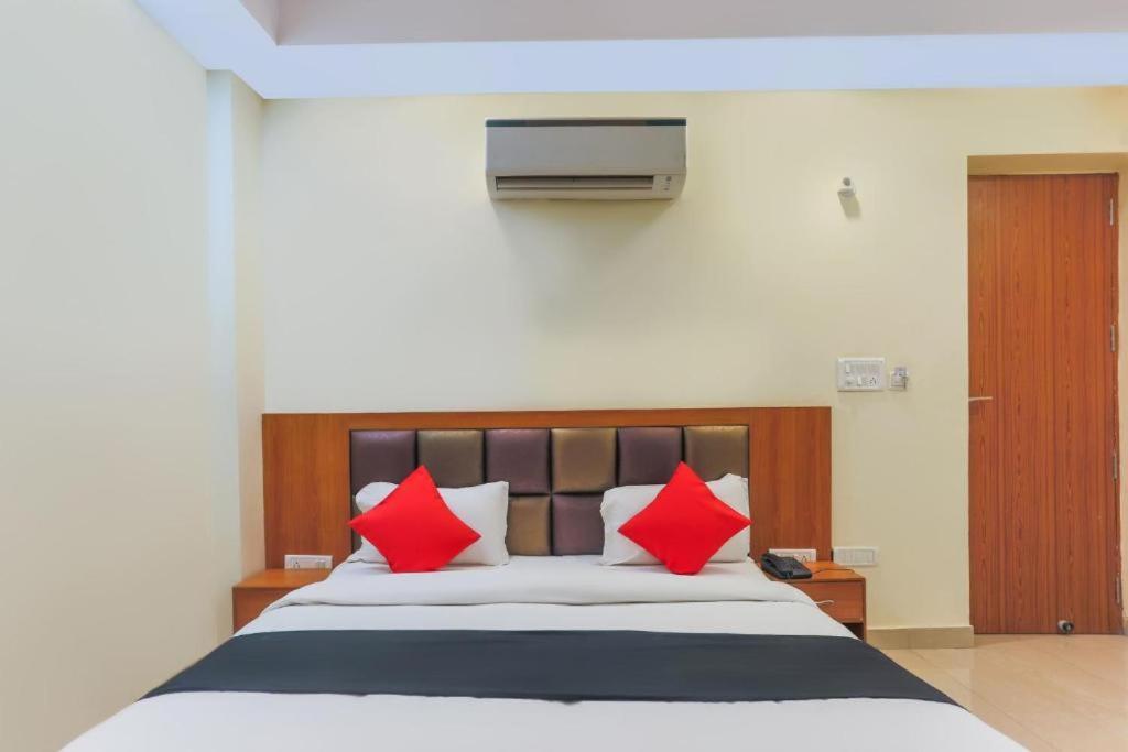 Capital O Bvh Hospitality Near Pvr Ansal Plaza Greater Noida Hotel Екстериор снимка